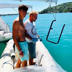 Das Dinghy wird aufgehübscht