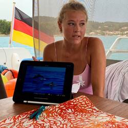 Gemma erzählt uns etwas über Delphine und von Clemens erfahren wir Spannendes über "Schwarze Löcher"