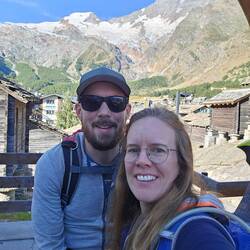 Saas-Fee um Hintergrund
