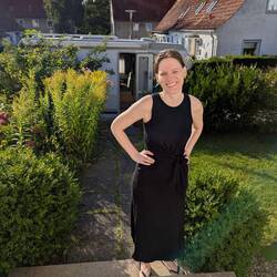 Den ganzen Tag steht Brenda so und wir laufen 10km hin und her