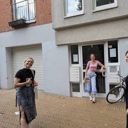 Da ist sie, samt Levke Löwenberg im Schlepptau