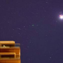 Die Polizeiüberwachungsdrohnen und es kamen noch Hubschrauber dazu.