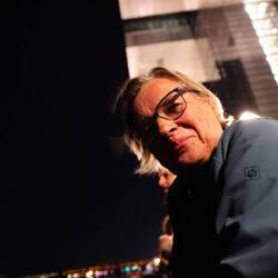 Ute schaut dem Höhenfeuerwerk zu: "Kölner Lichter"