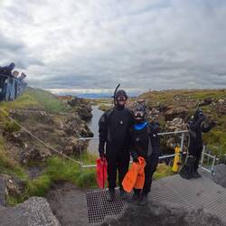 Dry suited up for some fissure snorkeling in freezing water!