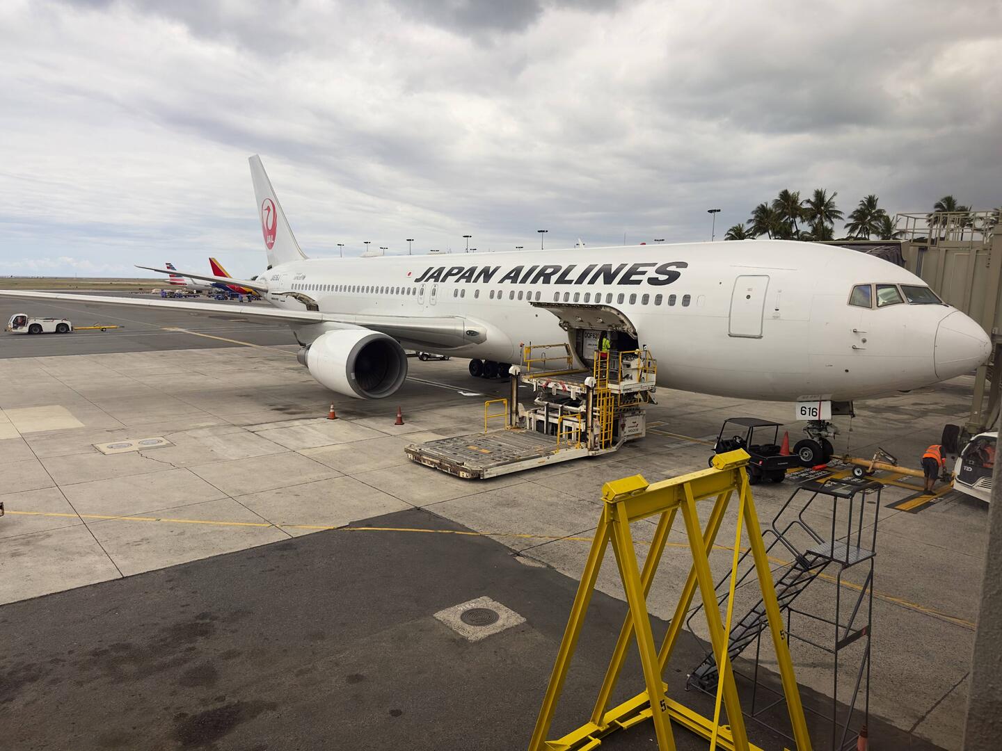 JA616J at the gate in HNL.