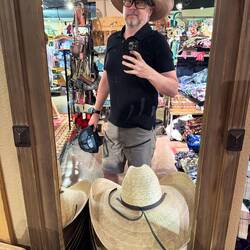 Hat keine 2 kg Steak im Magen (fühlt sich aber so)