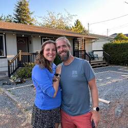 Wir lächeln zum Abschied fürs Foto, sind aber eigentlich traurig