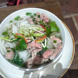 Pho (Nudelsuppe mit Rindfleisch)