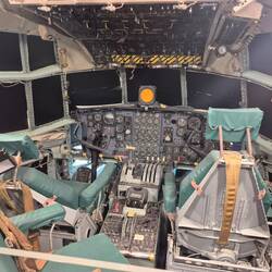 Cockpit der C-130