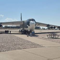 B-52, der älteste immer noch eingesetzte Bomber, acht Triebwerke ...☝️