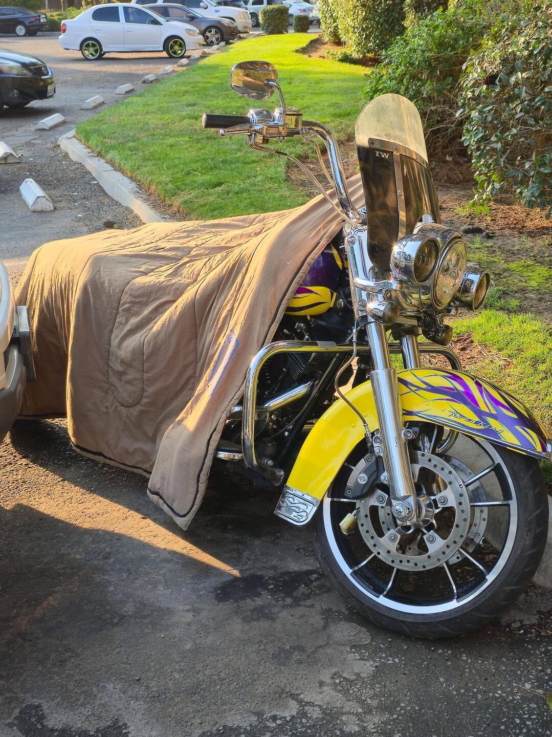 Wer sein Motorrad liebt, der spendiert eine Decke