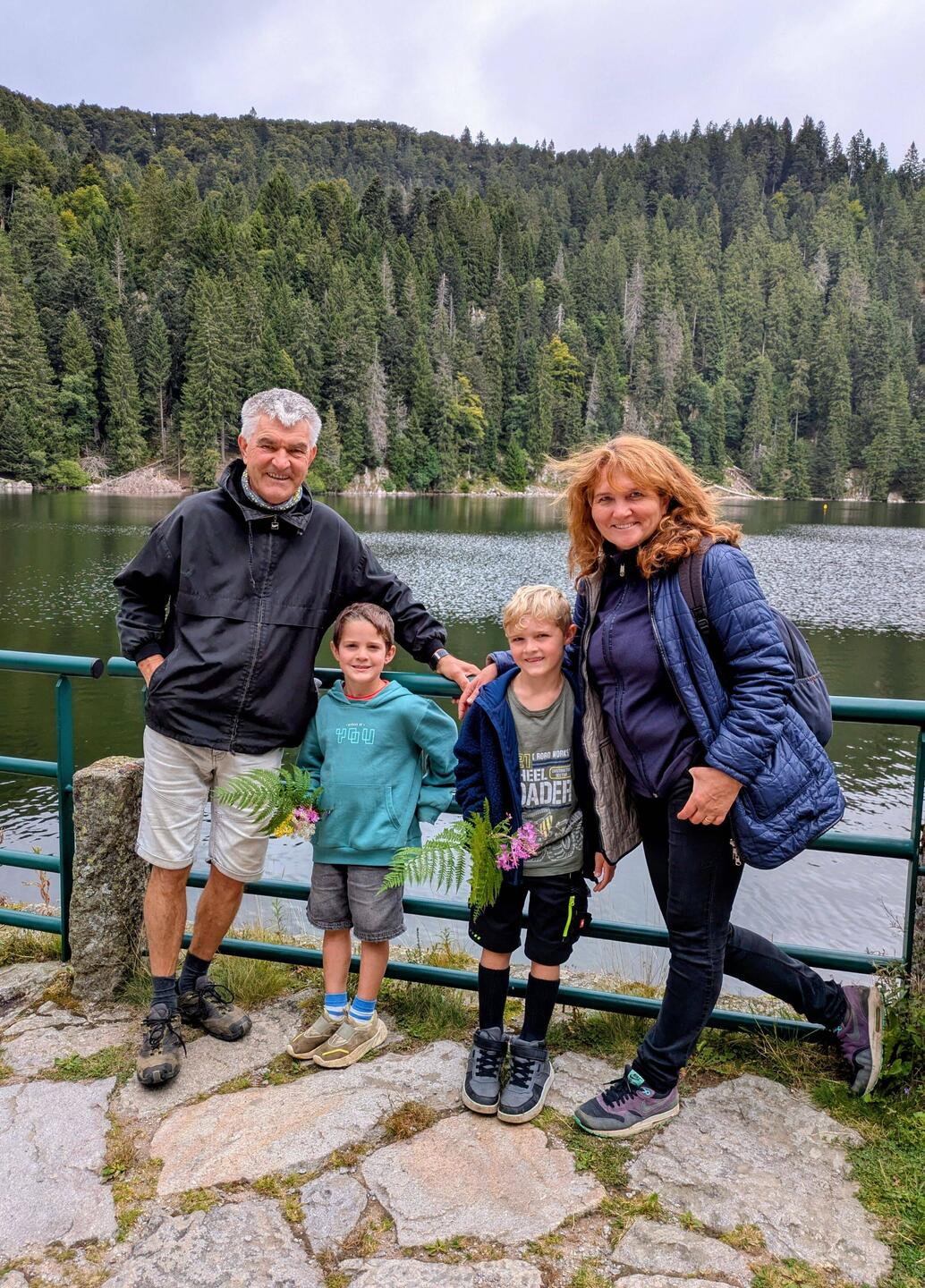 Den zwei Brüdern Mika&Emilian gefällt es gut im Elsass ❤️ ((Lac Vert)