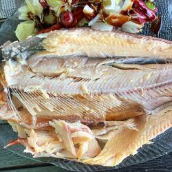 Zum Abendessen eine frisch geräuchte Seeforelle im Platzrestaurant, sehr lecker😋😋😋