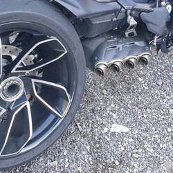 Das ist ein Motorradauspuff!
