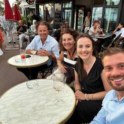 und wie mit Blick auf die Menschen, die dort flanierten
