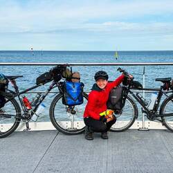Sexy Pete, Amanda, Maybe Thom - all enjoying the sea air at St Kilda