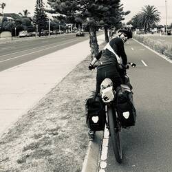 Stooth flat cycle path beside the sea.