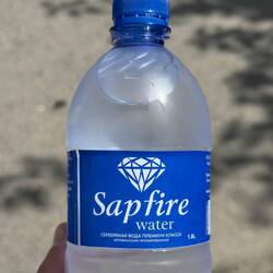 Der Hygiene wegen sollten Reisende nur Flaschenwasser trinken.