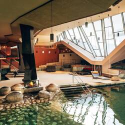 Ein Traum dieses Schwimmbad mit Wirlpools Terrarium