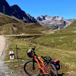 Albulapass - das Hospiz ist bereits in Sichtweite