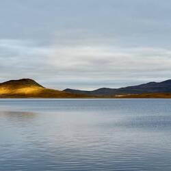 Ein kleiner Sonnenfleck am anderen Ende des Sees