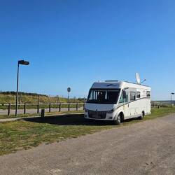 Einen kurzen Moment standen wir mal kurz alleine da. Abends war der Platz aber wieder komplett voll.