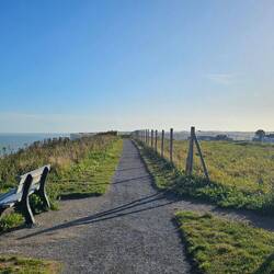 ... der schöne Küstenweg.