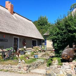 Fischerdorf Vitt. Keine Fahrzeuge erlaubt, sogar Velos müssen gestossen werden