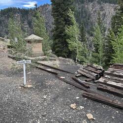 The Garfield Monument near the Toltec Gorge