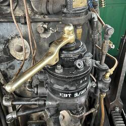 H-type automatic brake valve of 6-ET air brake schedule. Reversing lever to right, notched quadrantr