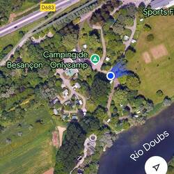 Vista de pájaro de la ubicación del camping. Camping Besançon en Francia