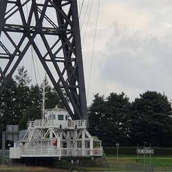 In weiß... die Schwebefähre