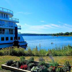Stern docked at Maine Maritime Mueseum