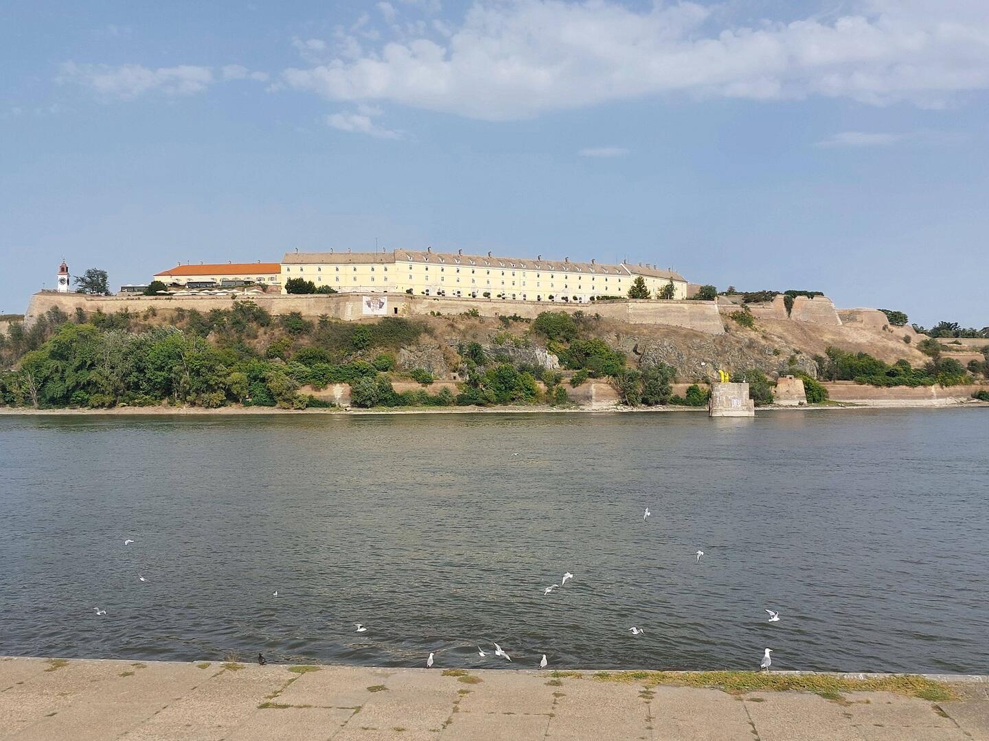 Hier mündet der Abwasserkanal in die Donau
