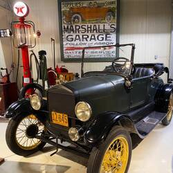 Ein besonderes Automuseum: "nur 1880-1915 Jahrgänge" viel inspiriert durch Europäische Hersteller