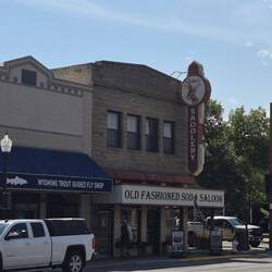 Gegründet von William F. Cody, besser bekannt als Buffalo Bill