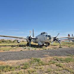 "Leigh Light" zum Anstrahlen der U-Boote in der rechten Flügelspitze