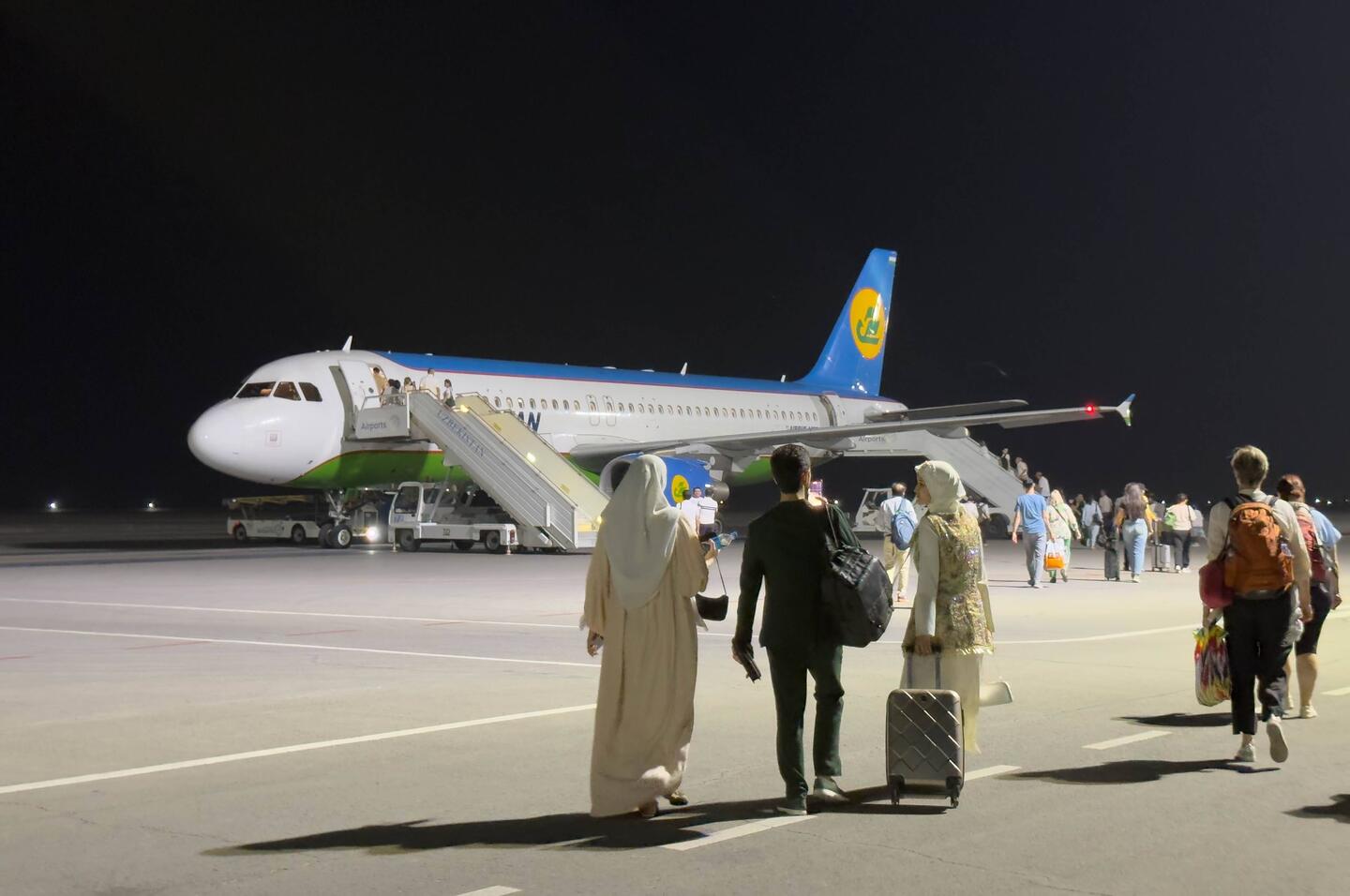 Wir flogen mit Usbekistan Airways.