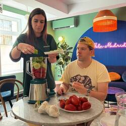 Vorbereitung der kalte Gazpacho