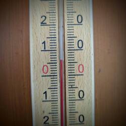 Die Temperatur: kühl und nur knapp über frostig.