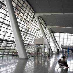 Vorstadtbahnhof / Peripheral Train Station