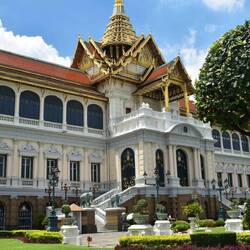 Used for banquets and holds royal ashes