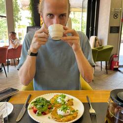 A rare indulgence in good quality brunch, latkes are 'draniki' here