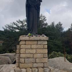 Die Schwarze Madonna unterhalb des Gipfels