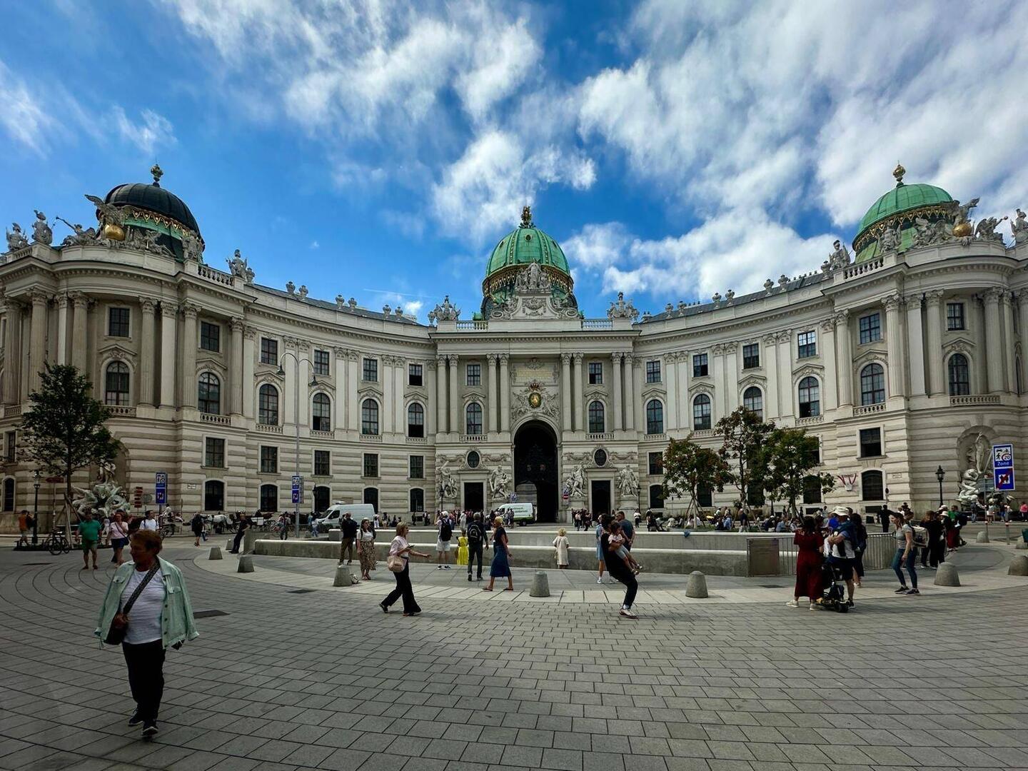 Der Eingang zur Hofreitschule