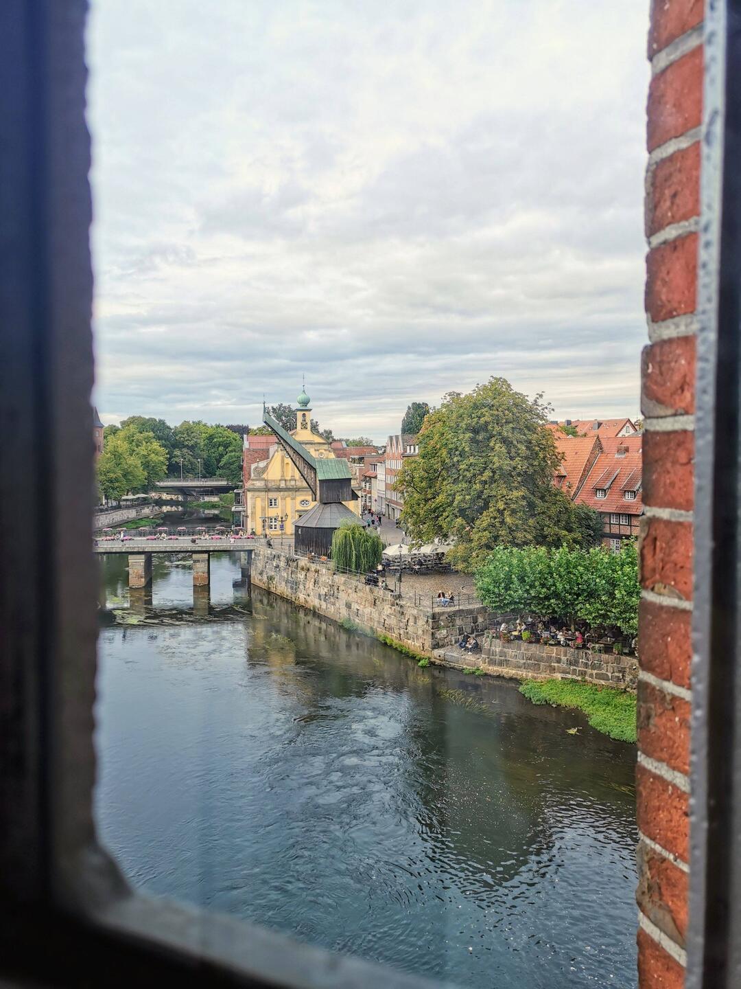 Blick aus unserem Fenster auf den Fluss Ilmenau