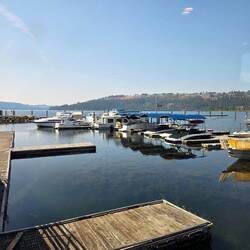 Lake boat club
