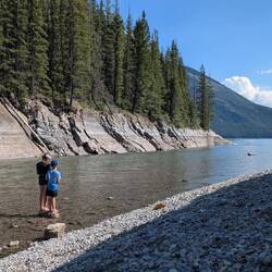 Am Lake Minnewanka, der als Bären-Revier gekennzeichnet war