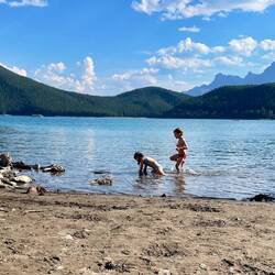 Fische fangen am See Minnewanka