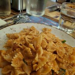 Farfalle lunch